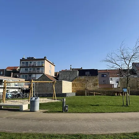 La Carihuela With Parking By Interhome Apartamento Blankenberge